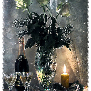Розы, шампанское и свечи